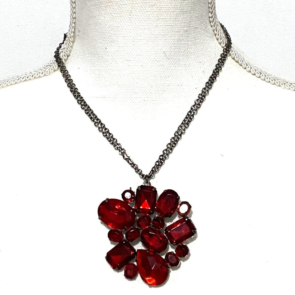 Candie's Red Faux Gem‎ Cluster Statement Necklace Bold Color Fashion Jewelry
